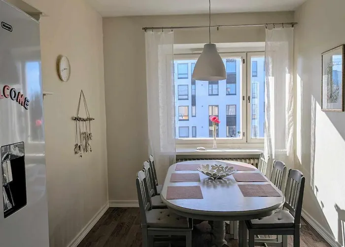 アパート Voeyrinkadun Viihtyisae - Free Wifi And Parking ヴァーサ